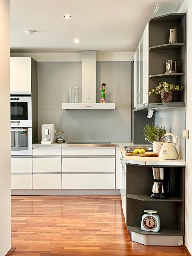 Luxury Penthouse Apartment Praha Bagian luar foto