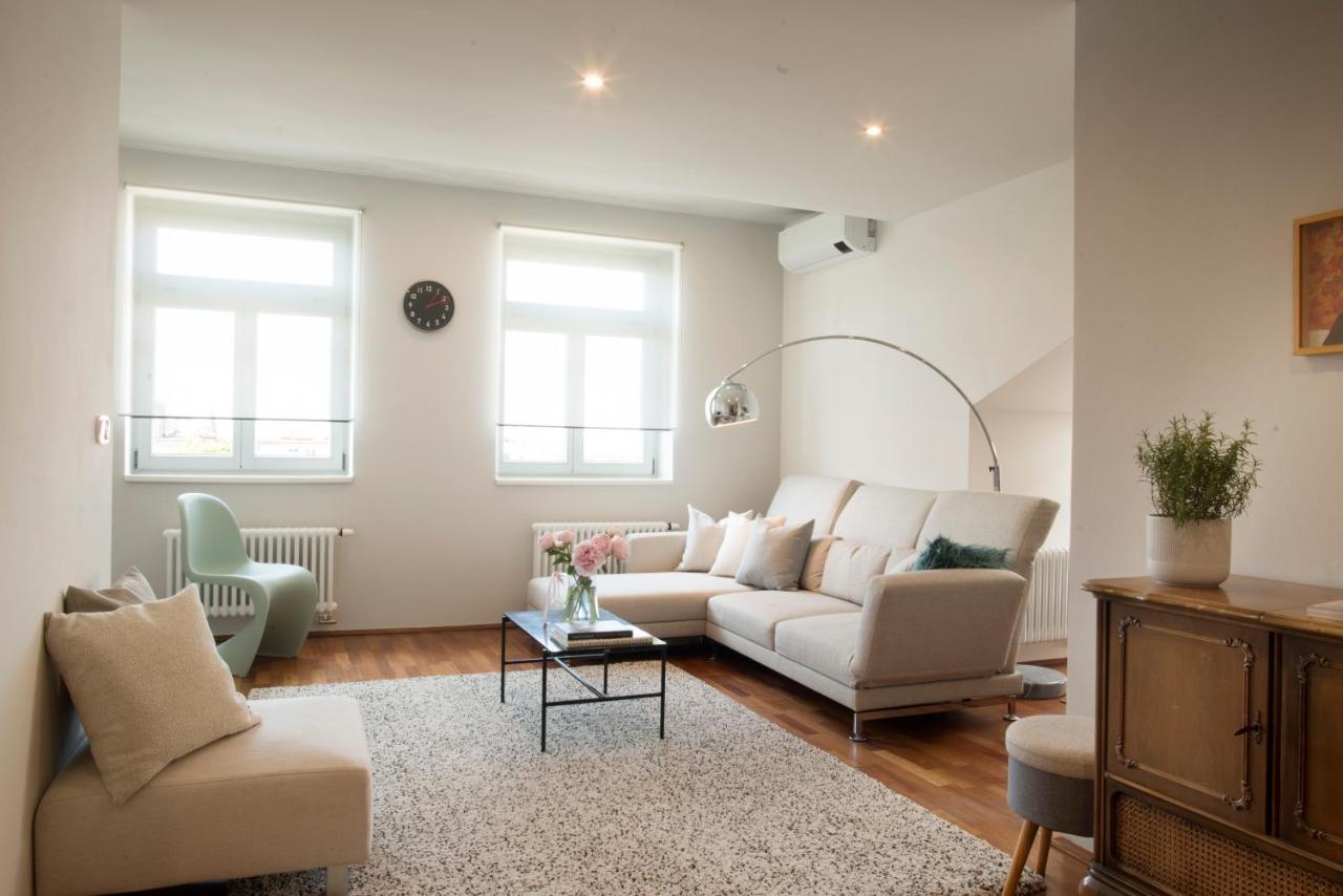 Luxury Penthouse Apartment Praha Bagian luar foto