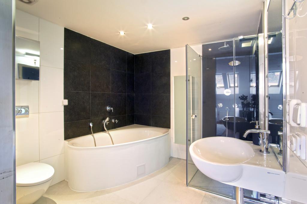 Luxury Penthouse Apartment Praha Bagian luar foto