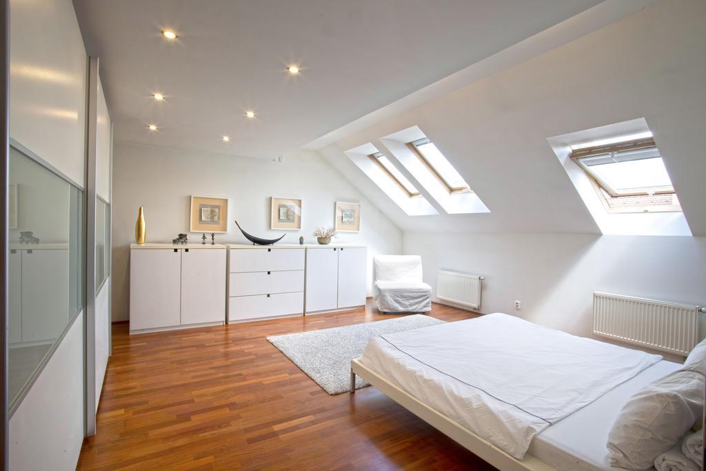 Luxury Penthouse Apartment Praha Bagian luar foto