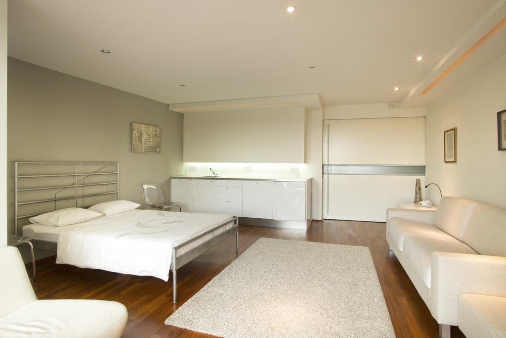 Luxury Penthouse Apartment Praha Bagian luar foto